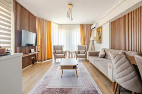 Deluxe King Suite MAI35